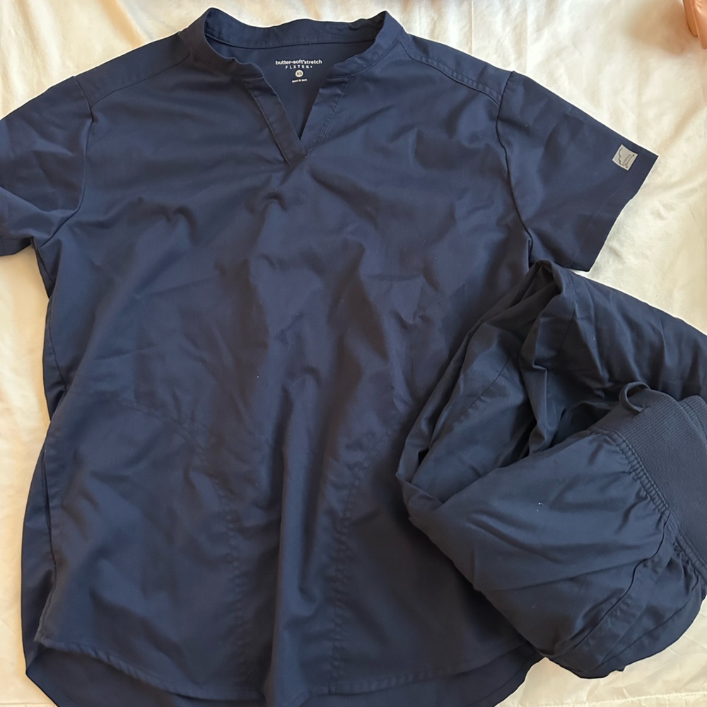 Uniform Advantage Navy scrub set